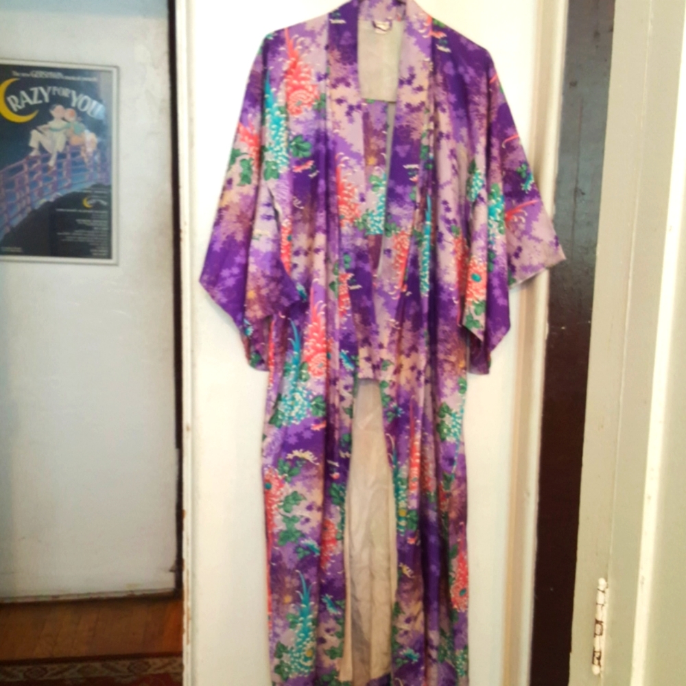 Japanese VTG silk floral kimono
